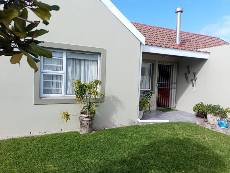 3 Bedroom Property for Sale in Franskraal Western Cape